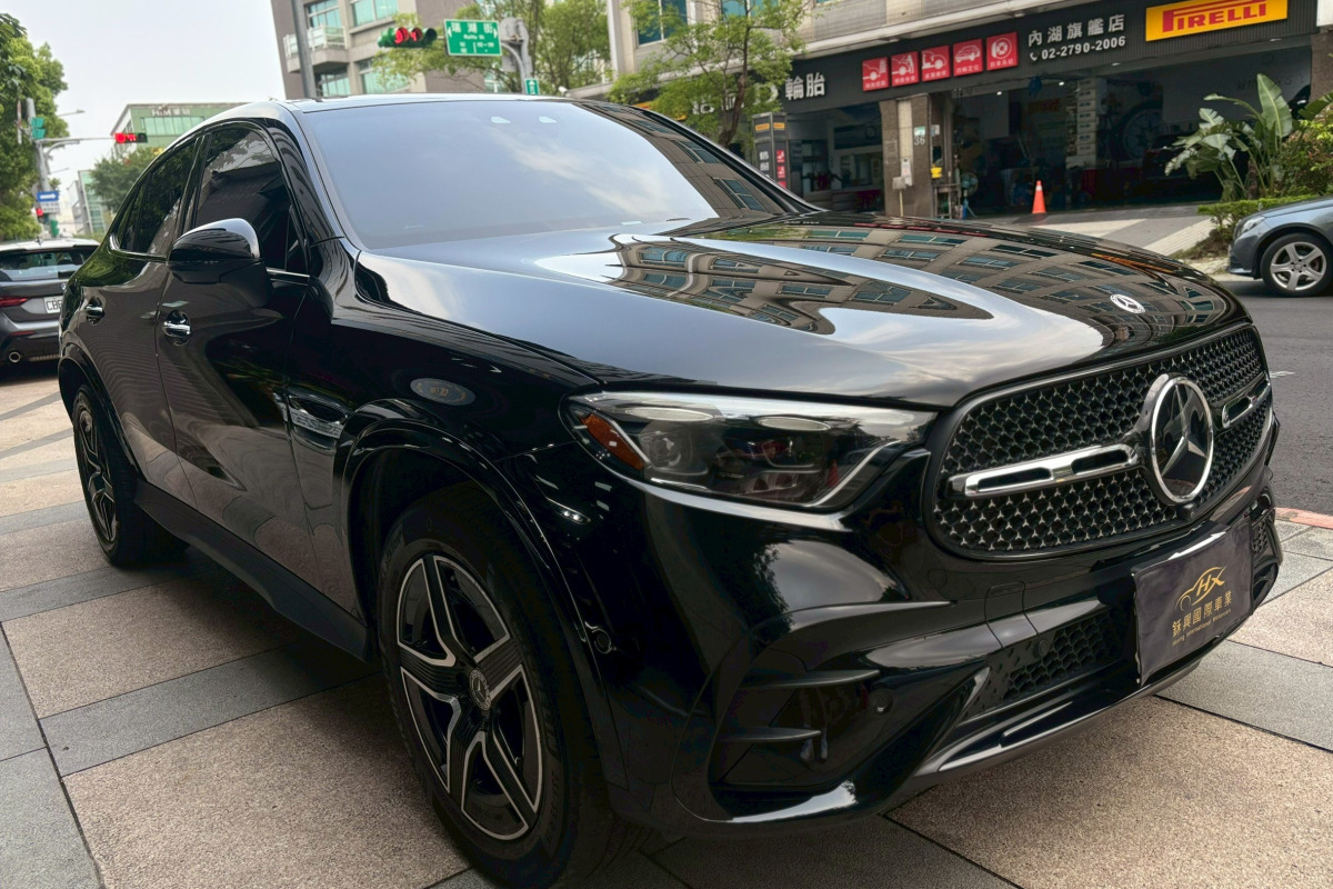M-Benz GLC 2024款 300 4Matic 黑色